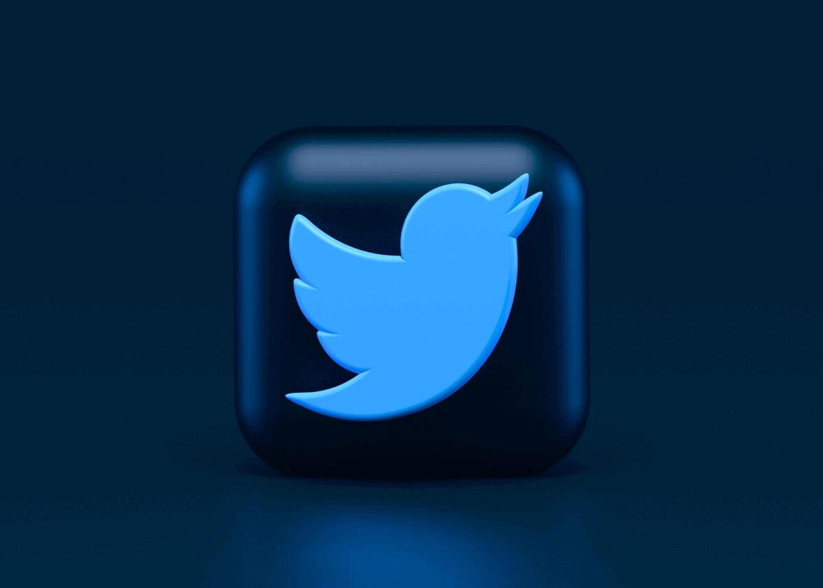 Real-time chat translation software 