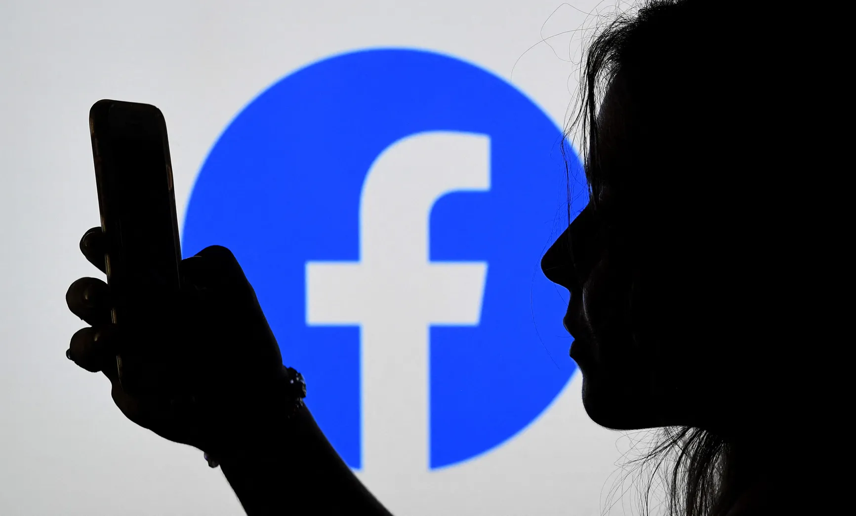 How to Use Facebook Group Controls for Marketing? 