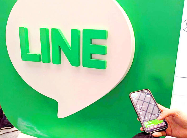 Detect WhatsApp user activity to optimize your social marketing